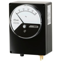 Differential pressure gauge with pressure switch
