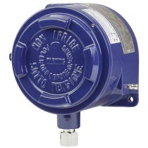 Bourdon tube pressure switch