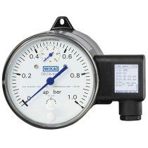 Differential pressure gauge with output signal
